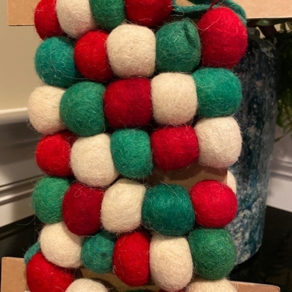 Felt Wool Pom Pom  Christmas Garland - Picture 5 of 5